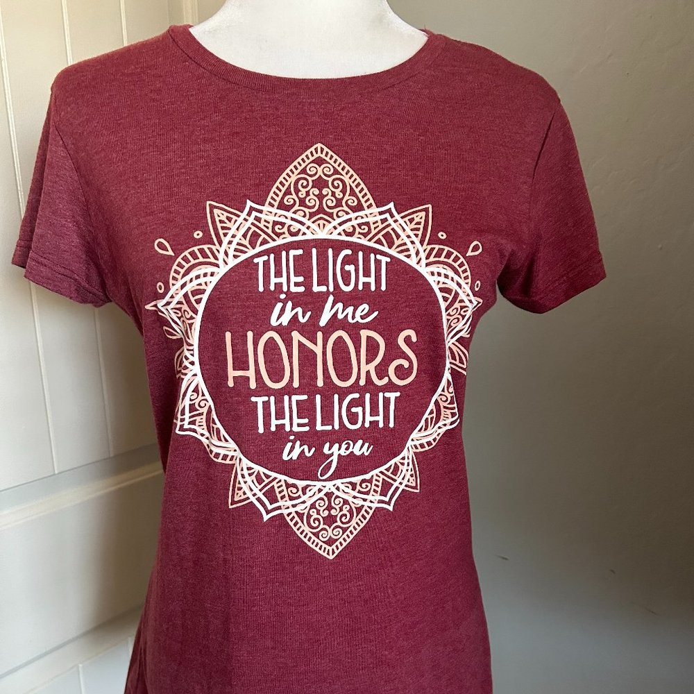 Women's Short Sleeve Red T-Shirt "The Light in Me Honors The Light in You" Small